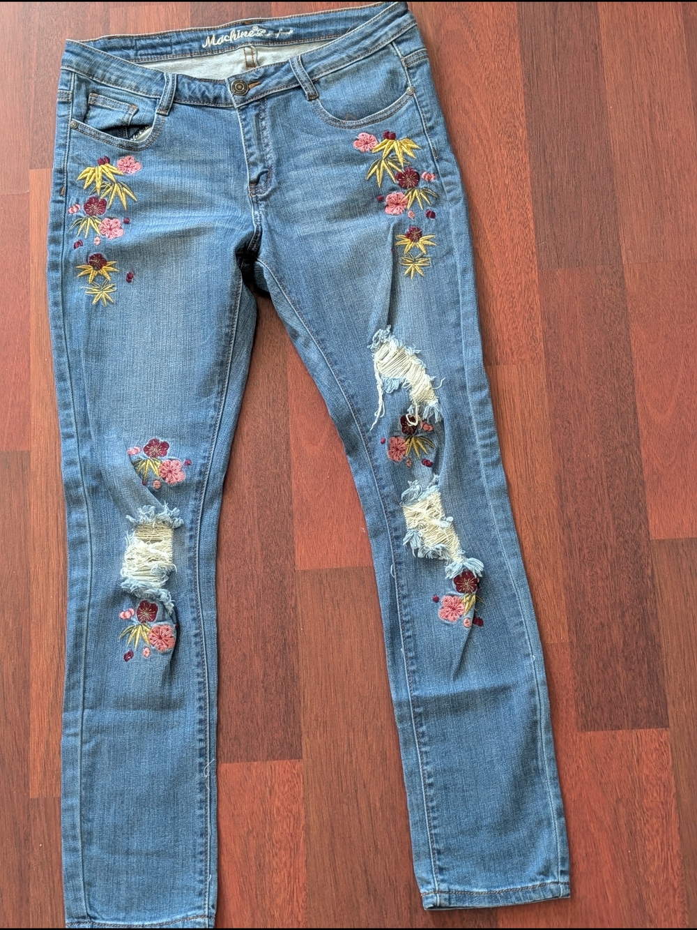 Machine Nouvelle Mode 
 Embroidered Floral Light Blue Skinny Jeans Size 11